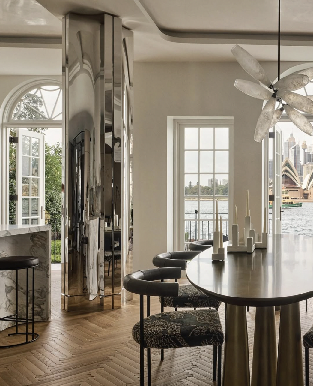 Modern Luxury phù hợp với gia chủ yêu vẻ thanh lịch, ổn định và muốn duy trì giá trị thẩm mỹ lâu dài.