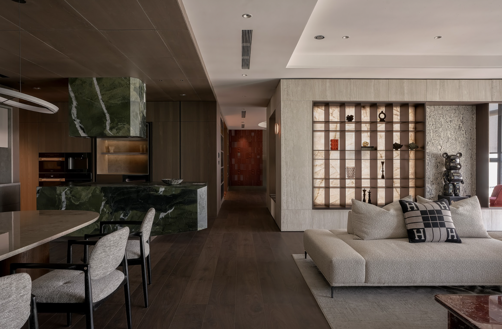 Modern Luxury đề cao vật liệu cao cấp, tỷ lệ tinh tế và sự sang trọng được thể hiện qua cách tiết chế chi tiết