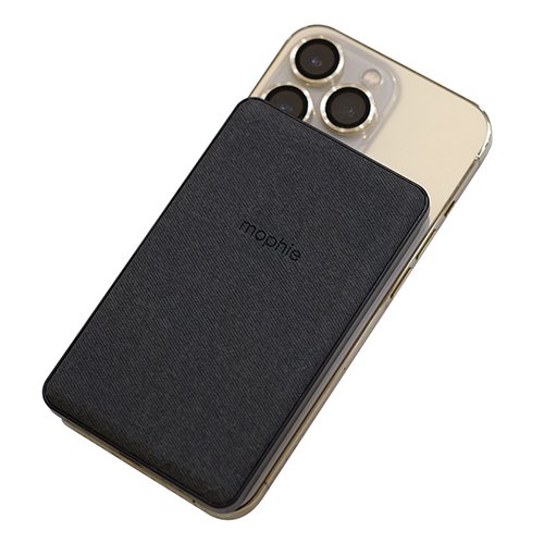 Mophie Snap Mini phù hợp với người ưu tiên thiết kế nhỏ gọn, dễ mang theo và tiện lợi khi sạc iPhone