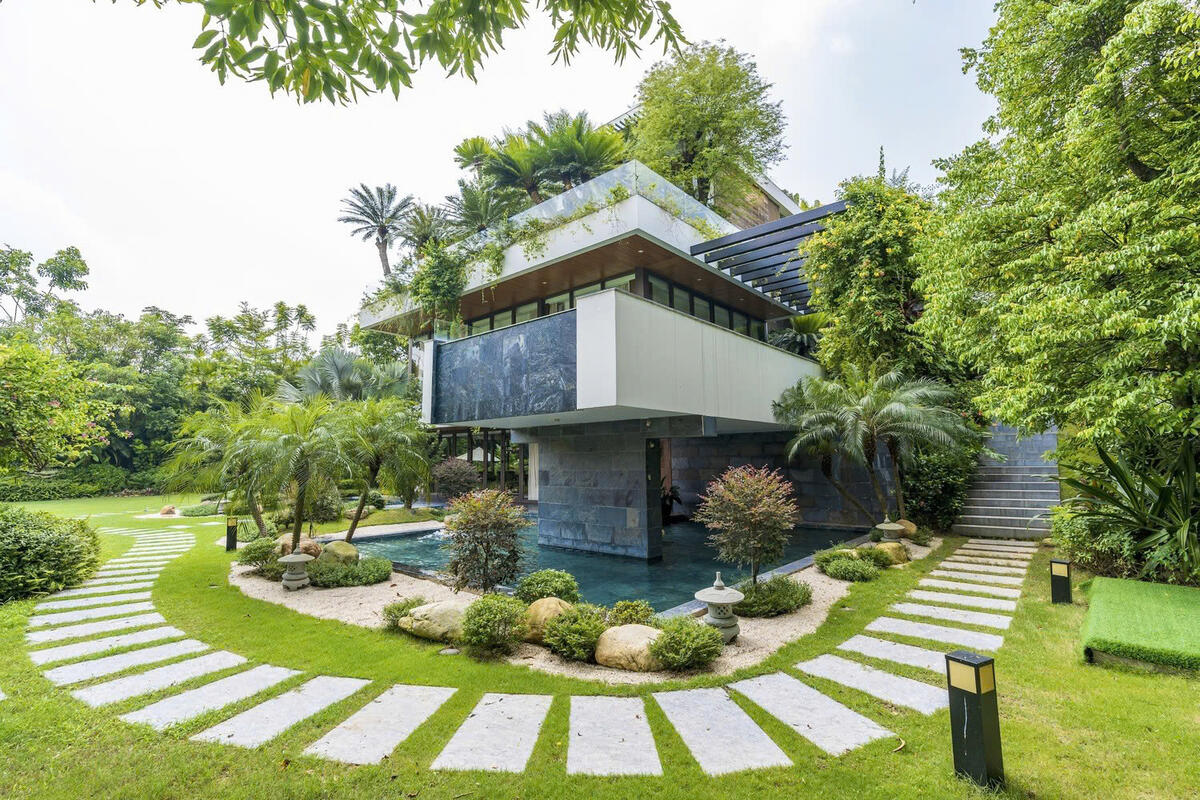 Biệt thự xanh là sự giao hòa hoàn mỹ giữa kiến trúc đương đại và hệ sinh thái tự nhiên, mang đến đặc quyền sống "chữa lành" cho gia chủ. (Nguồn ảnh: Internet)