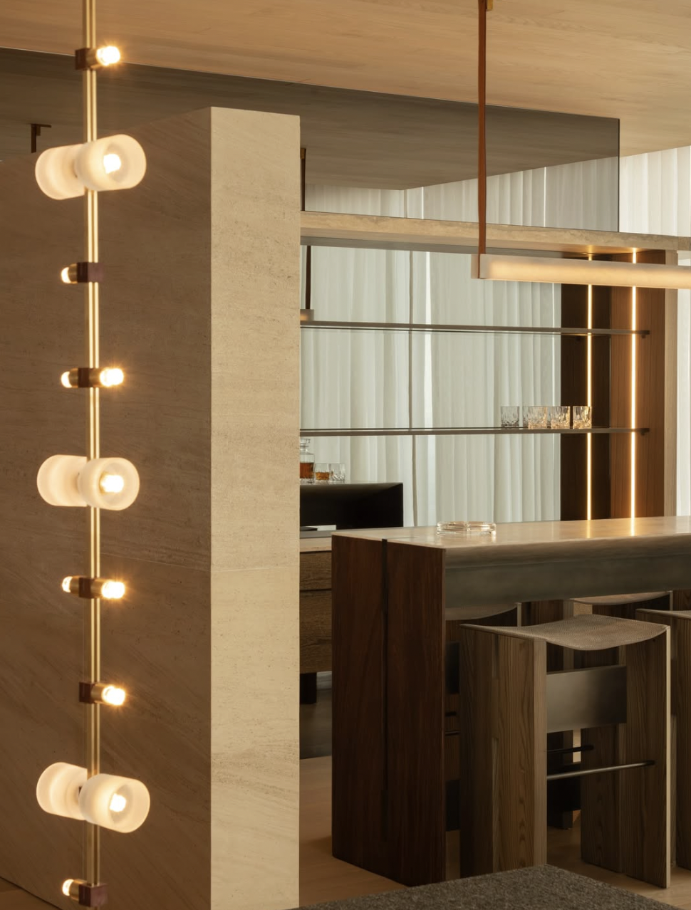 Ánh sáng tiết chế giúp duy trì tinh thần Modern Luxury (Nguồn hình: Internet)